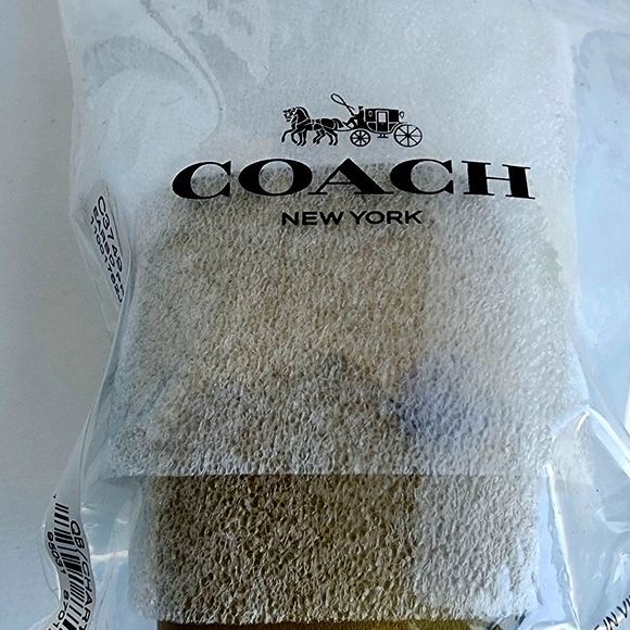 Coach Wireless Earbud Case| Chartreuse - Picture 4 of 7